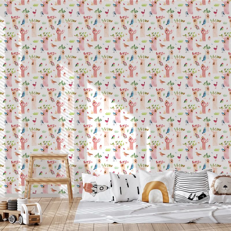 Papier peint répétitif enfant aux motifs oiseaux et nichoirs coloré