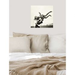 DANCING IN BRIGHTON canvas print