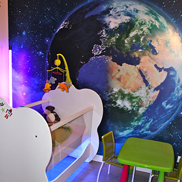 Papier peint cosmos chambre bébé