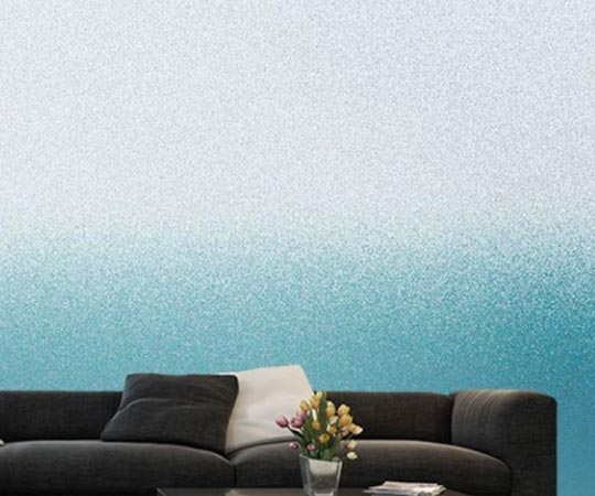 Papier peint bleu panoramique dans le salon